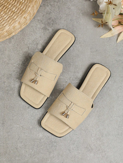 Stay Stylish and Comfortable with Women's Flat Sandals - Perfect for Summer