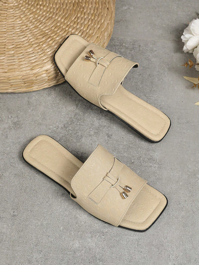 Stay Stylish and Comfortable with Women's Flat Sandals - Perfect for Summer