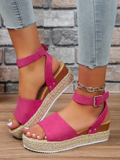 Womens Plus Size Floral Woven Wedge Sandals: Summer Chic with a Comfortable Flair