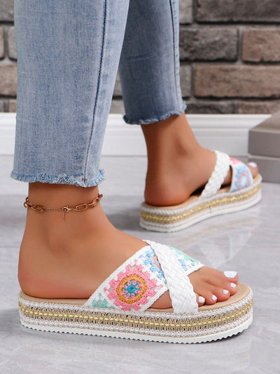 2024 Bohemian Bliss: Cross-Band Women's Flat Sandals