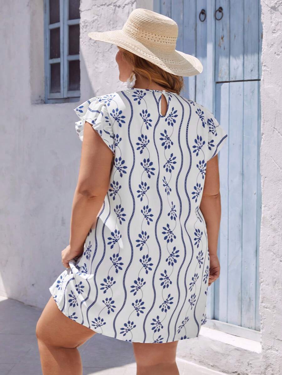 Embrace sunny days with this playful plus size boho beach dress, featuring a charming blue and white floral pattern. The delicate lace hem adds a flirty touch, perfect for effortless summer style. Lightweight and breezy, it’s your go-to for beach strolls or casual outings where comfort meets fun flair.