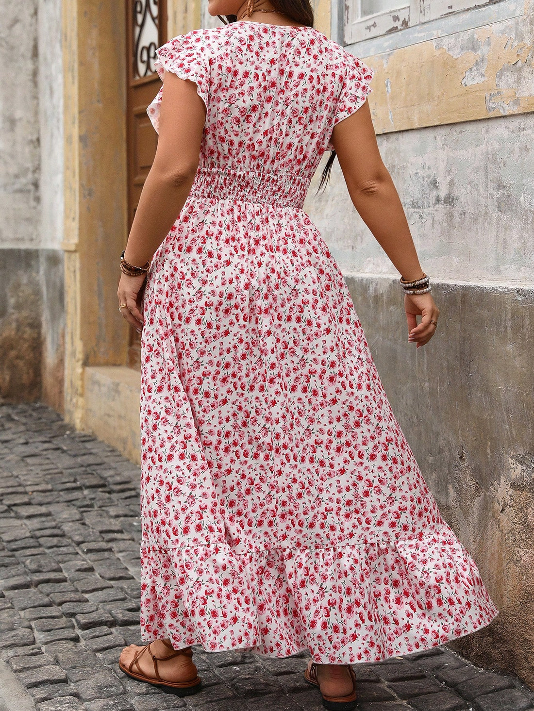 Add a fun touch to your summer wardrobe with this Chic Plus Size Ditsy Floral Maxi Dress. Perfect for summer vacations, this dress features a playful ditsy floral pattern that will make you stand out. With a maxi length, it also offers comfort and style in one. Get ready to turn heads!