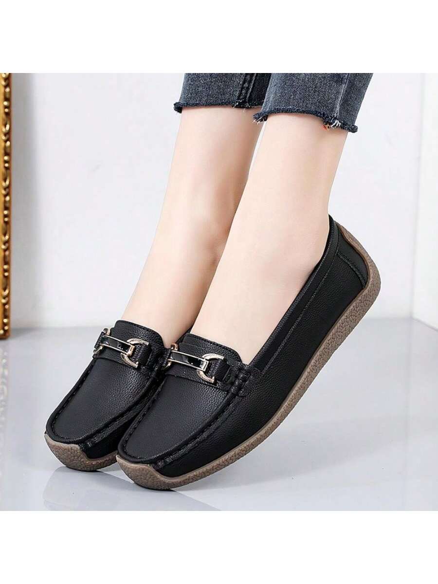 Slip into comfort and style with these soft bottom flat loafers, perfect for every season. With a plus size fit, you can stay comfortable and fashionable all day long. Don't sacrifice style for comfort - get the best of both worlds with these loafers.