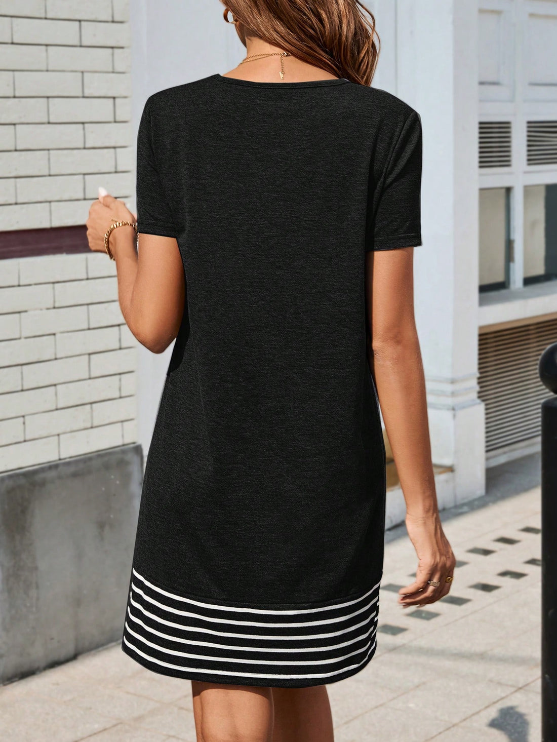 Stay chic and comfortable with our striped round neck dress for women, complete with convenient pockets. Perfect for any occasion, this dress combines style and functionality, making it a must-have addition to your wardrobe. Show off your fashion-forward side with this playful and practical piece. (No pockets? No problem!)