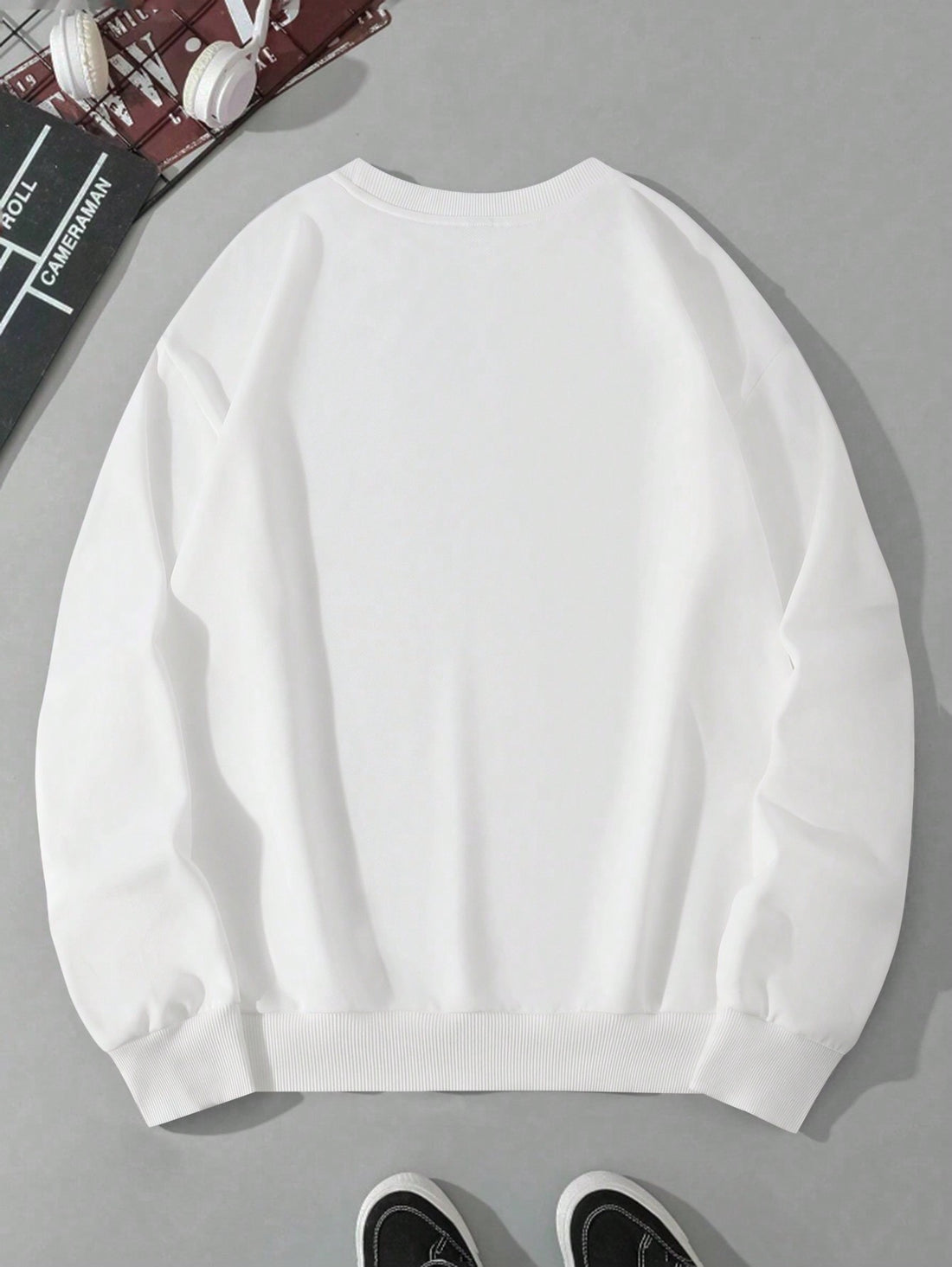 This men's sweatshirt features a unique expression print, perfect for adding some personality to your wardrobe. With long sleeves, it's a great choice for cooler spring and autumn days. Made from comfortable materials, it's a must-have for any fashion-forward man.