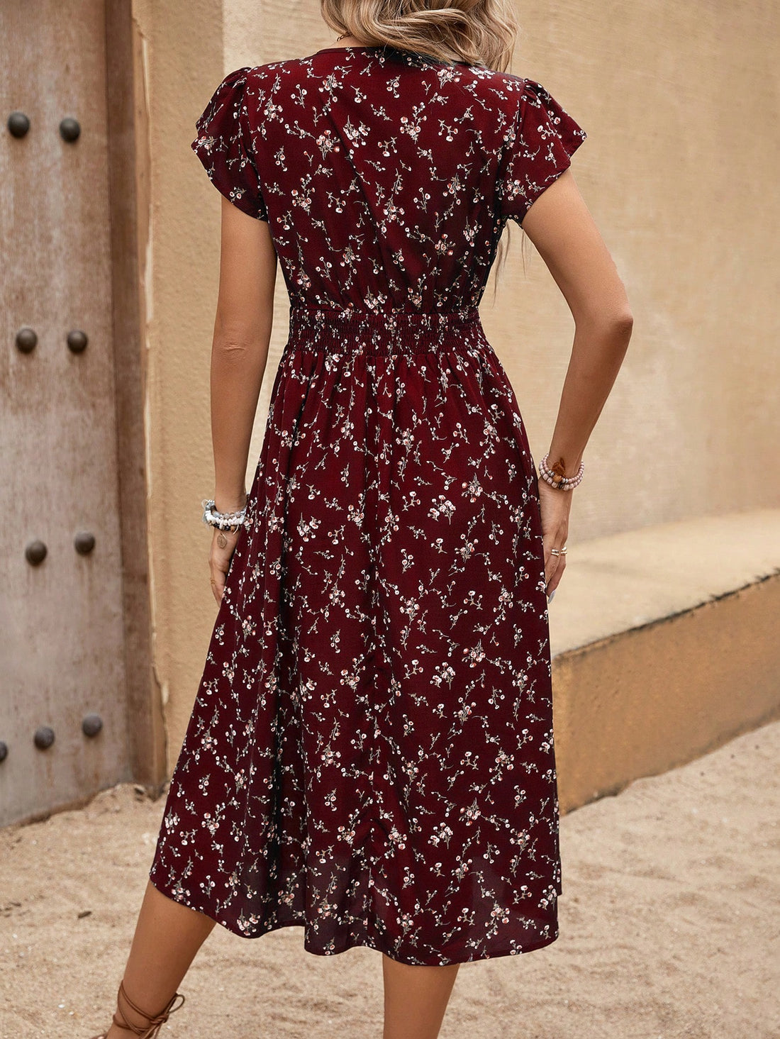 Effortlessly elegant, this bohemian floral V-neck maxi dress is perfect for all your summer adventures. With its lightweight and flowy design, it provides both comfort and style. Whether you're strolling on the beach or exploring a new city, this dress will keep you looking and feeling your best. Don't sacrifice fashion for comfort - have both with this must-have dress.