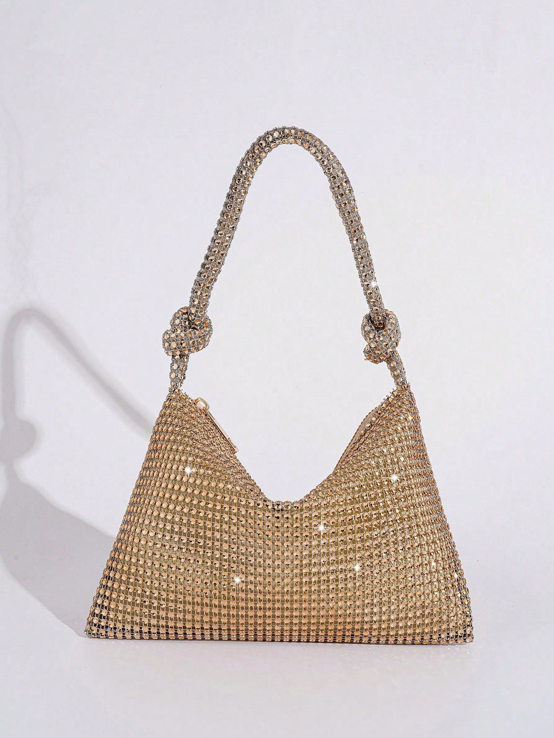 Indulge in handmade luxury with our Dazzling Diamond Evening <a href="https://canaryhouze.com/collections/canvas-tote-bags?sort_by=created-descending" target="_blank" rel="noopener">Bag</a>. Perfect for banquets, parties, and dances, this bag is the epitome of elegance with its dazzling diamond design. Make a statement and elevate any outfit with this must-have accessory.