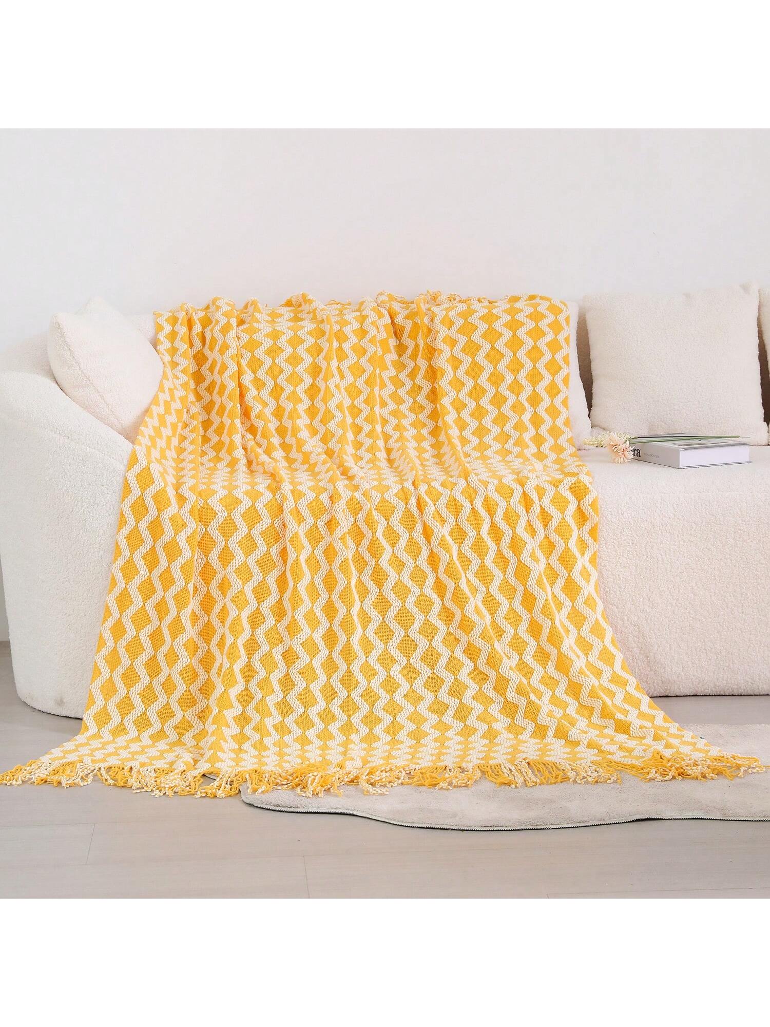 Whether you're taking a nap at the office or snuggling up on a spring day, our Cozy Knitted <a href="https://canaryhouze.com/collections/blanket" target="_blank" rel="noopener">Blanket</a> Cape is the perfect companion. This multipurpose cape provides exceptional warmth and comfort, making it an essential addition to your wardrobe. Say hello to cozy naps and snuggles!
