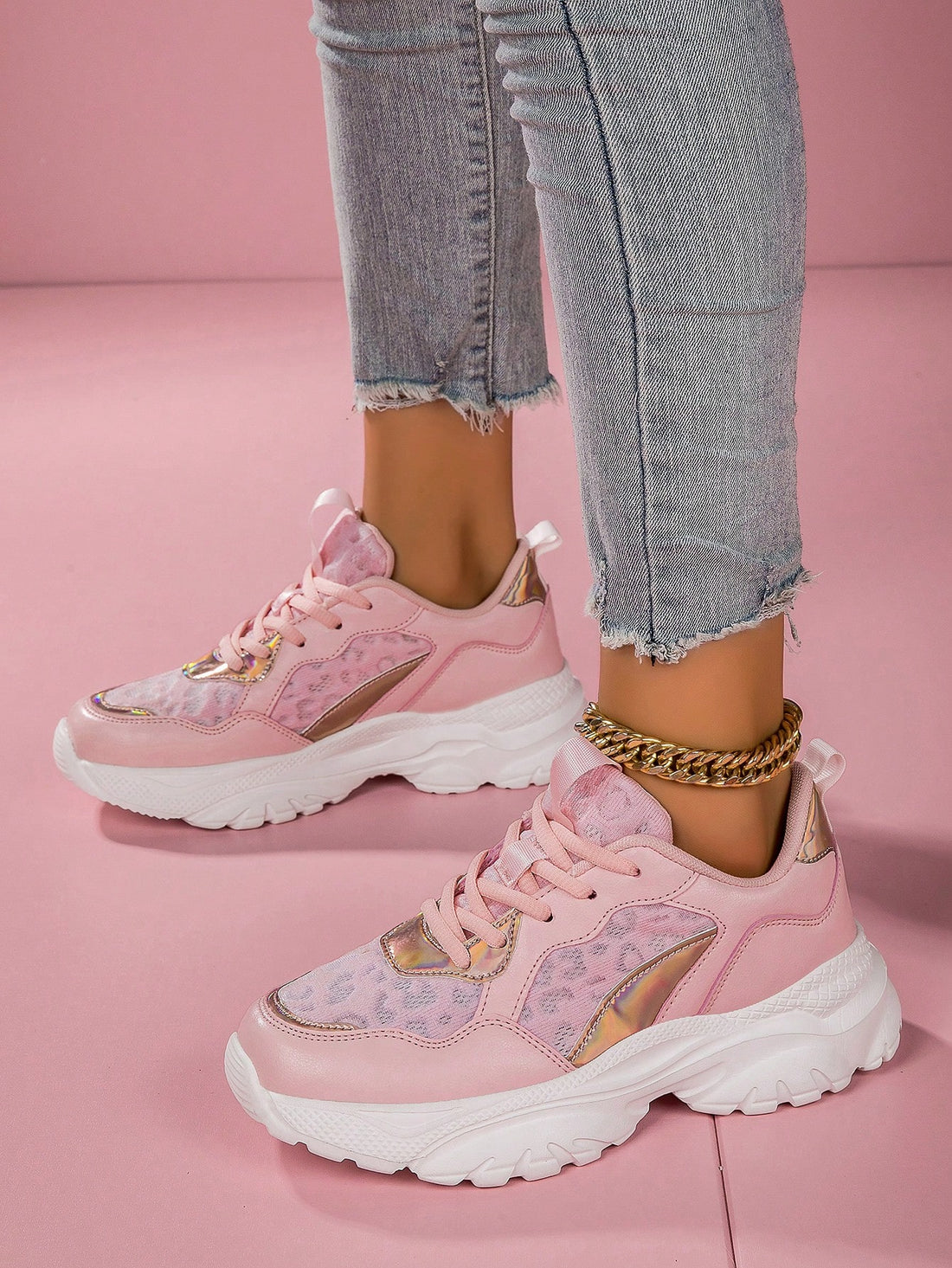 Stay on trend and comfortable with these fashionable and lightweight dad <a href="https://canaryhouze.com/collections/women-canvas-shoes?sort_by=created-descending" target="_blank" rel="noopener">sneakers</a>. Perfect for a day out or a run, with their comfortable running feature. The stylish pink color adds a feminine touch to any outfit. Don't sacrifice style for comfort - now you can have both!