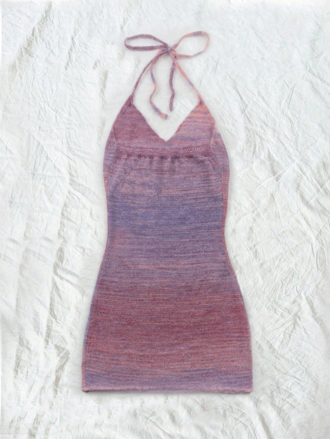 This halter neck sweater dress adds effortless style to any look with its chic gradient design. Perfect for any occasion, this dress will have you looking and feeling your best. Stay fashion-forward while staying cozy in the colder months. (Effortlessly stylish in a chic gradient. Stay cozy and fabulous all season long.)