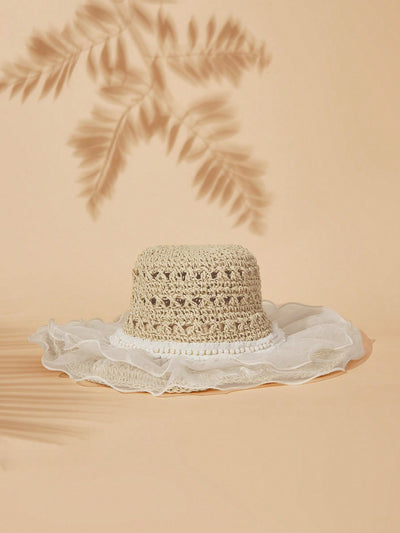 Summer Chic: Women's Ruffled Lace Detail Weaved Hat for Picnic & Beach Vacation