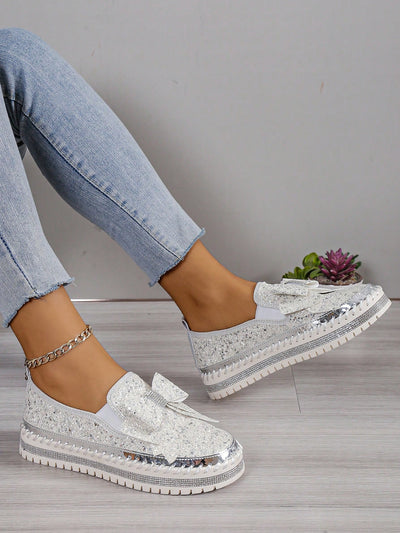 Diamond Encrusted Plus Size Sports Shoes: Elegant Butterfly and Flower Stitching Casual Shoes