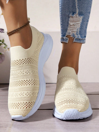 Stylish & Sporty: White Knitted Lightweight Running Shoes for Women