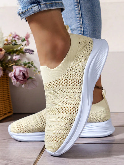 Stylish & Sporty: White Knitted Lightweight Running Shoes for Women