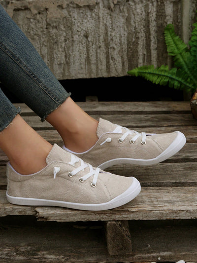 Step Out in Style: Women's Fashionable Lace-Up Sports Shoes