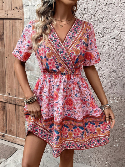 Floral Dream: Embrace Summer Vacation Style with this Women's Short Sleeve Dress