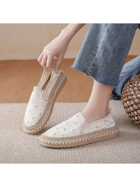 Summer Chic: Handmade Canvas Shoes for Trendy & Comfortable Style