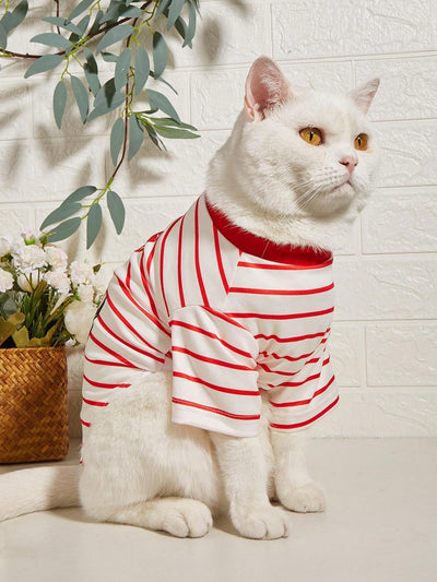 Striped Cat T-shirt: The Perfect Gift for Mother's Day or Father's Day!