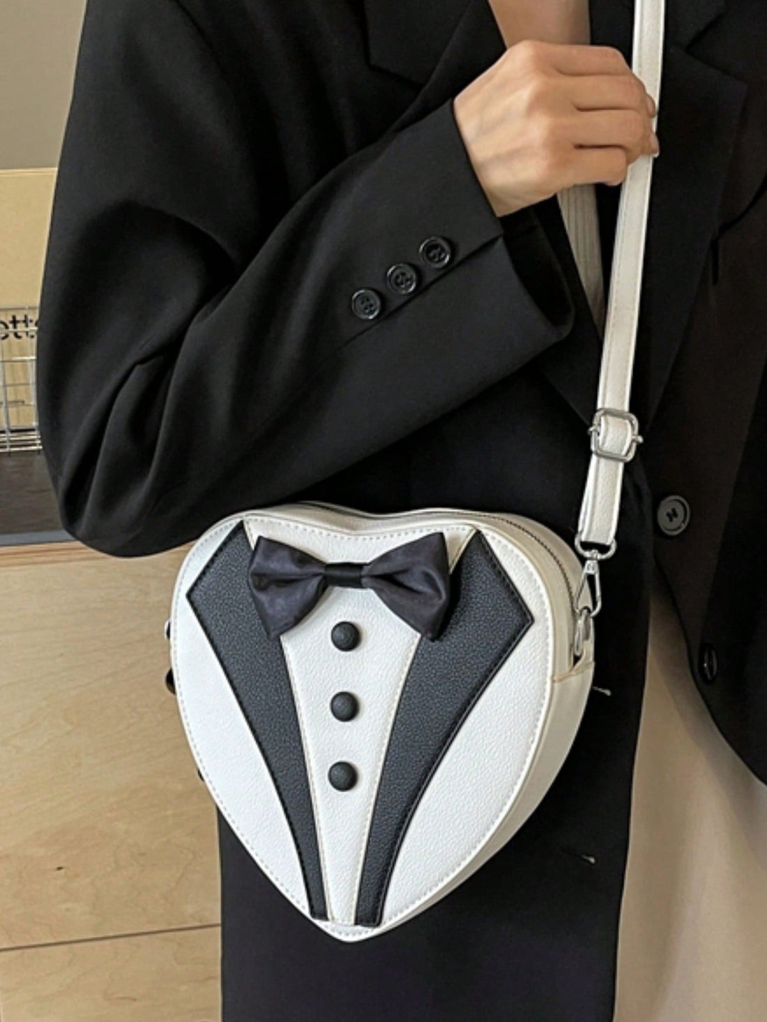 Introducing the must-have accessory for the urban girl on the go. Our trendy crossbody bag is both stylish and functional, with ample space to carry all your essentials. The perfect choice for those who value fashion and convenience.