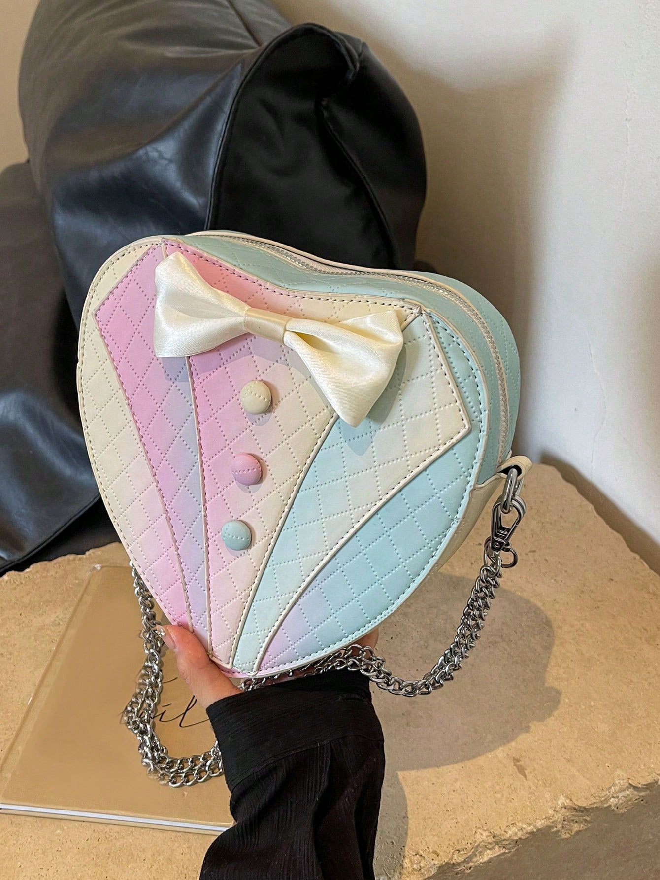 This versatile women's shoulder bag is perfect for daily use, dating, parties, work, or commuting. With a stylish design and ample storage space, it can be effortlessly dressed up or down for any occasion. Stay organized and fashionable with this must-have accessory.