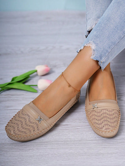 Chic and Comfortable: Ladies Hollow Out Fashionable Flat Shoes