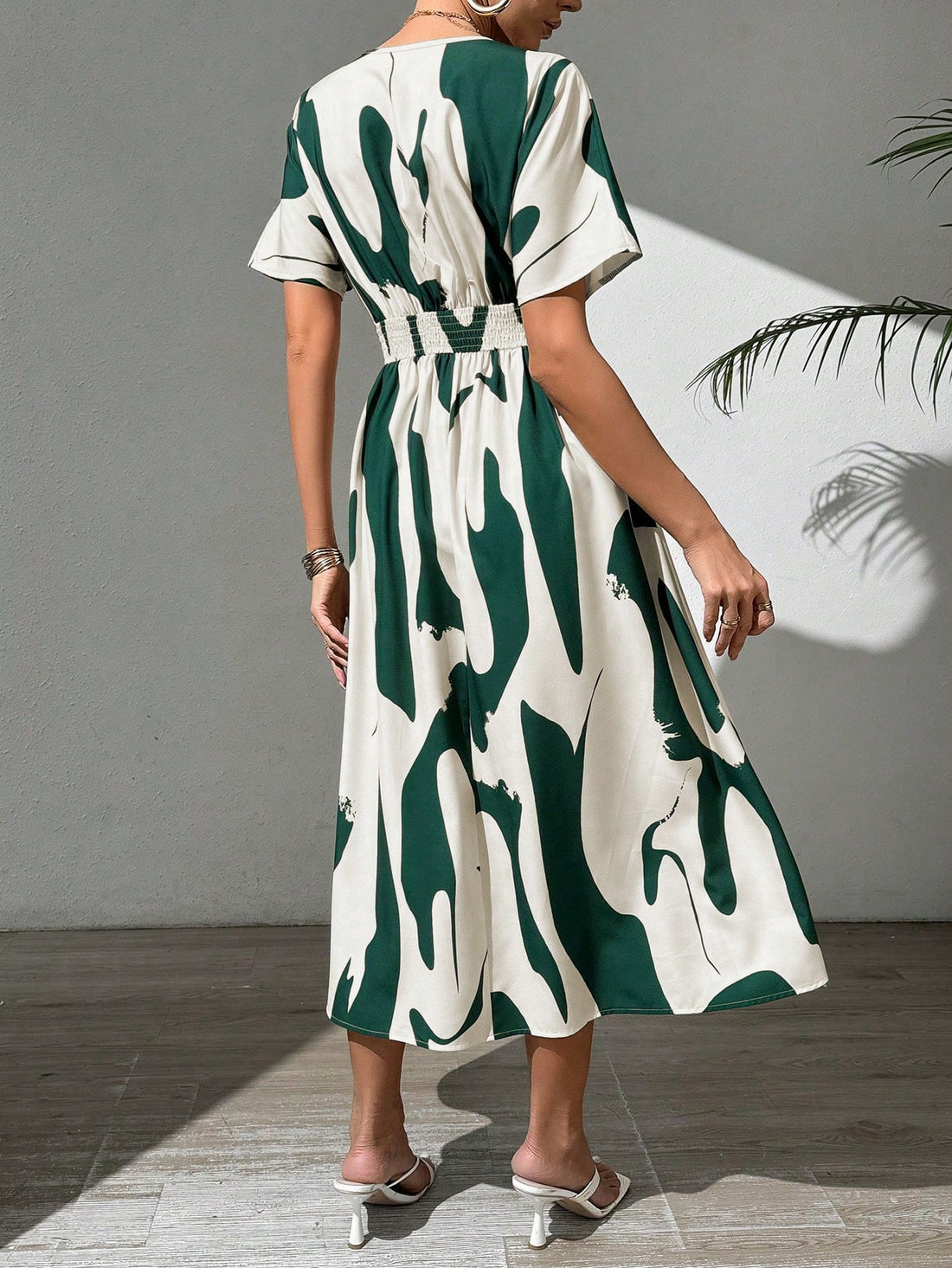 Look effortlessly stylish on your casual holidays with this Chic A-Line V-Neck Maxi Dress, featuring a beautiful floral print. The A-line cut is flattering on any body shape, making it the perfect choice for any occasion. Make it your go-to dress for all your fun summer adventures!