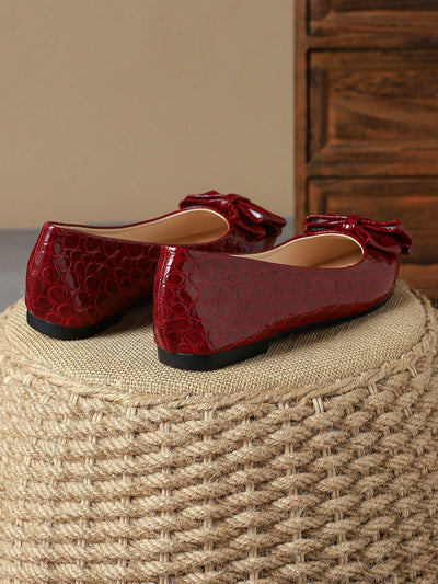 Rose Red Bowknot Flat Shoes: The Perfect Versatile Pair for Any Occasion