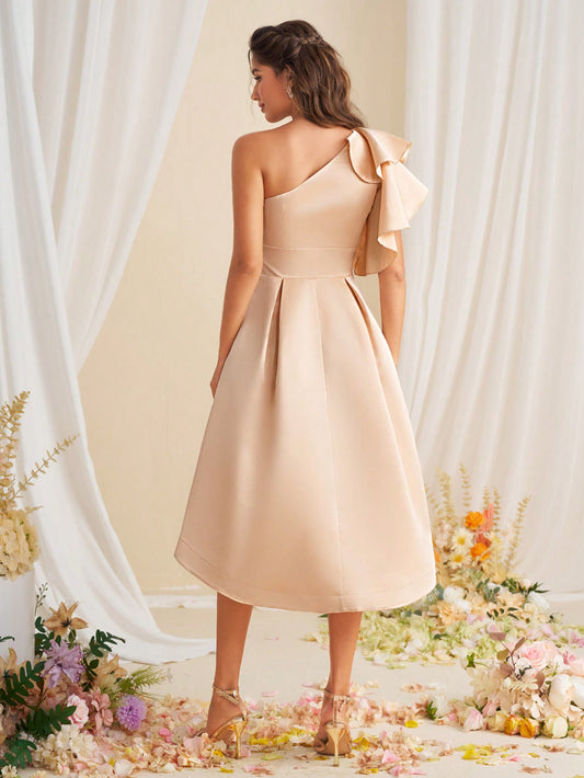 Chic Asymmetrical Neckline Cocktail Dress with Gathered Waist