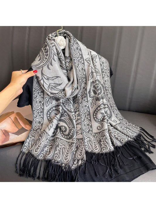 Chic Jacquard Scarf: The Perfect Festive Wear Accessory for All Seasons