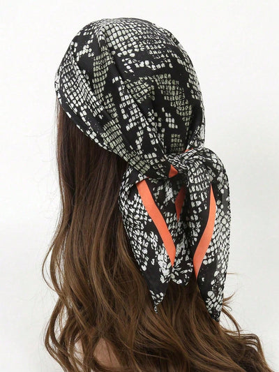 Snakeskin Style: One-Piece Silk Scarf for Fashionable Daily Wear and Accessories