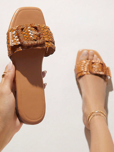 Introducing our Chic and Comfortable Women's Braided Bohemia Style Flat Sandals, the perfect combination of style and comfort. With a chic braided design and flat sole, these sandals are the ideal choice for any occasion, providing both fashion and ease for your feet.