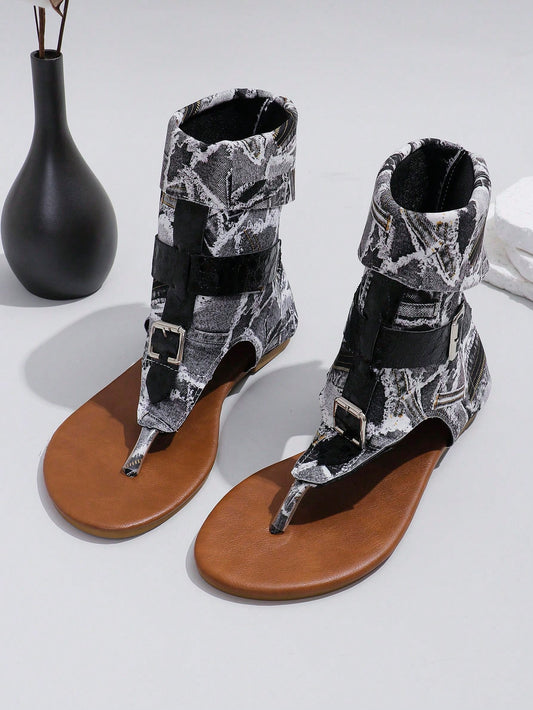 Introducing our Stylish Summer Roman Sandals, the perfect addition to your summer wardrobe. These fashionable gladiator sandals feature a stylish buckle detail that adds a touch of sophistication to any outfit. Made for comfort and style, these sandals are a must-have for any fashion-forward woman.