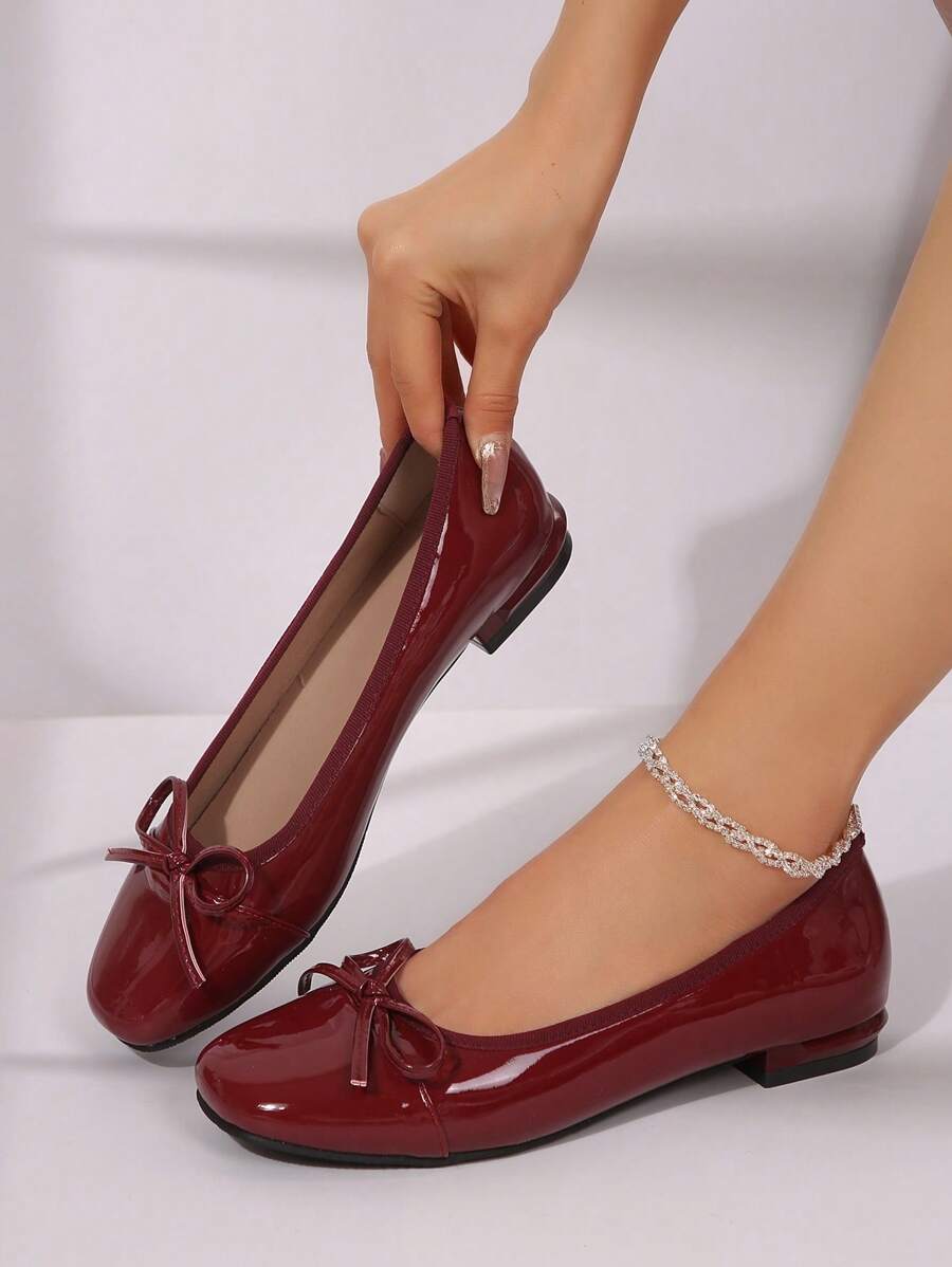 These Trendy Women's Flat Round Toe Bow Tie Shoes feature a soft cushioned insole and a classic bow detail to ensure every shoe provides a stylish fit. Designed for versatility, these flats are the perfect choice for school, casual outings, or lively parties where comfort and fashion must go hand in hand.