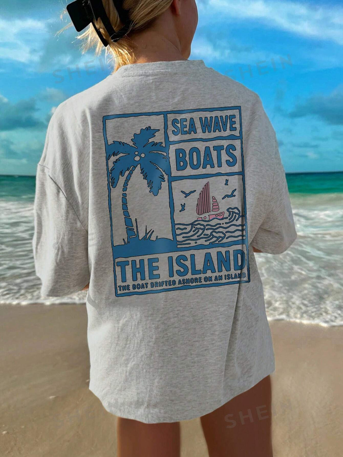 Stay cool and stylish this summer with our essential round neck t-shirt. Made for women, it features a trendy letter print design and short sleeves. Perfect for any occasion, this shirt will keep you comfortable and looking great. Upgrade your wardrobe with this must-have summer essential.