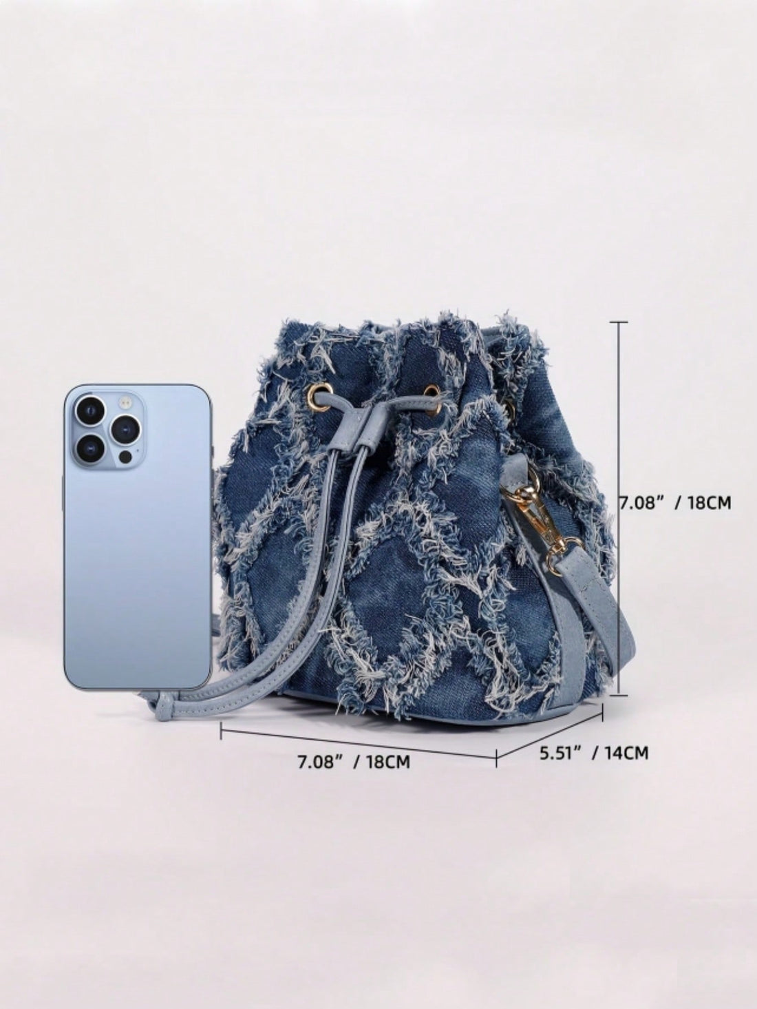 The Diamond Lattice Mini Sling Bag is the ultimate daily outdoor accessory. With its unique diamond lattice design and compact size, it combines style and functionality. Perfect for everyday use, it offers convenience and versatility for any outdoor activity.