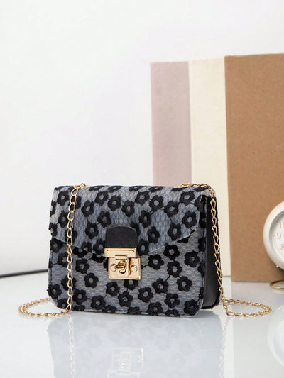 Elegant Floral Chain Bag: Stylish Lock Buckle Design for Versatile Wear