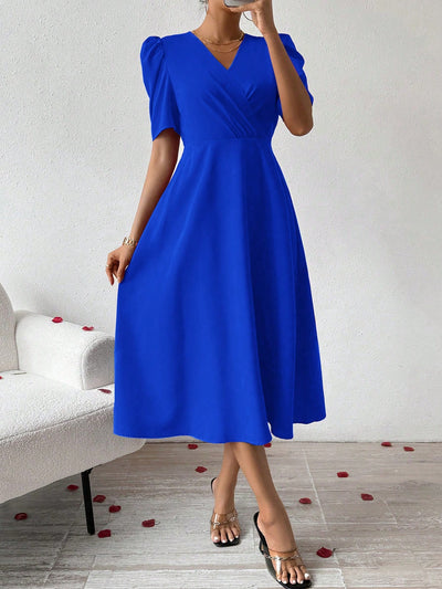 Effortlessly Chic: Solid Color V-Neck A-Line Dress with Waist Belt