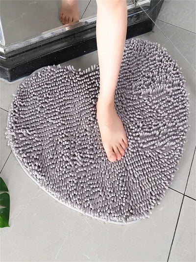 Heartfelt Welcome: Soft Chenille Heart-Shaped Door Mat for Home Decor