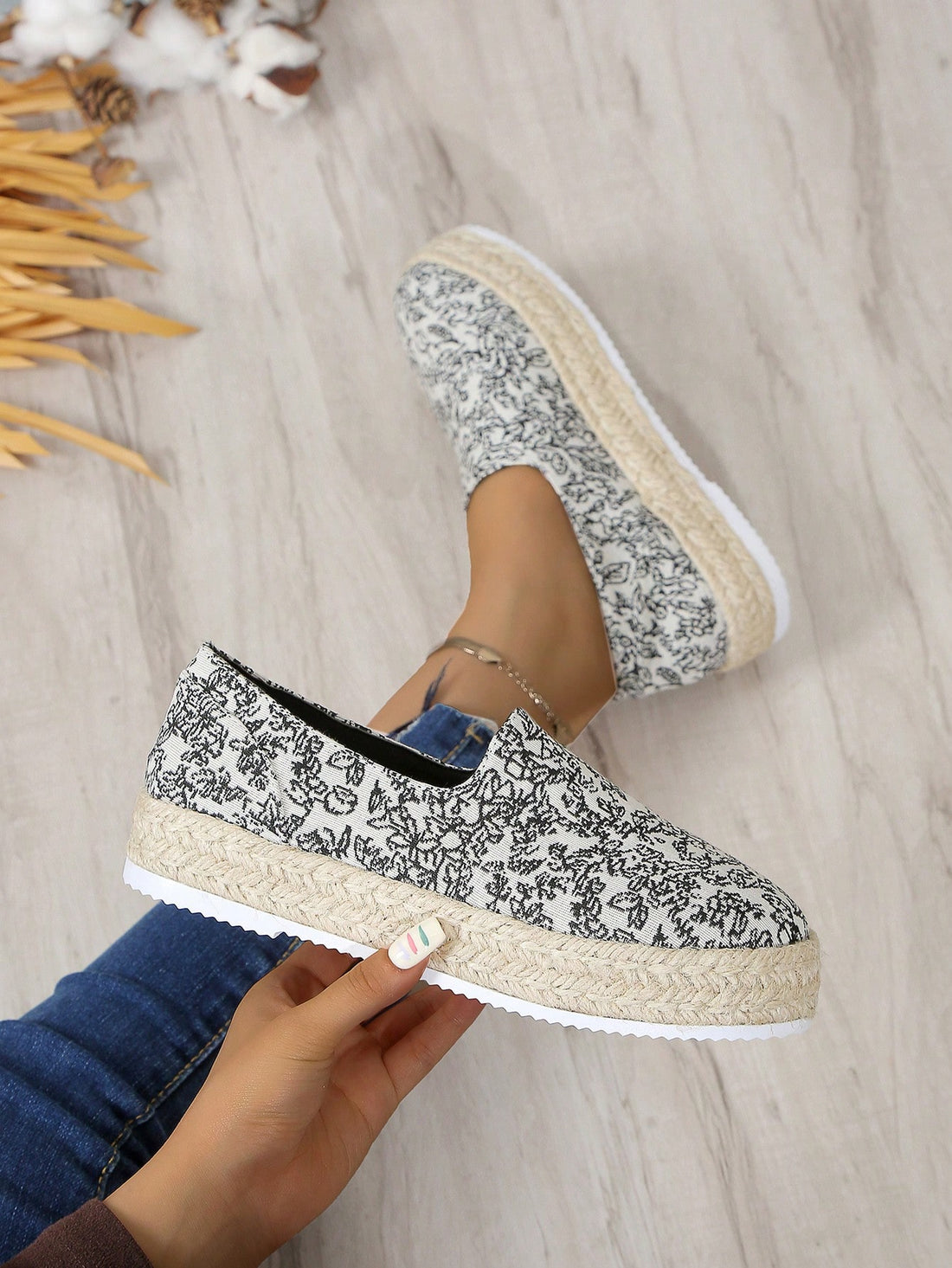 With a stylish design and comfortable fit, these Women's Woven Flax Loafers are perfect for the summer season. Made from high-quality flax material, they are lightweight and breathable, making them ideal for warm weather. Stay fashionable and comfortable all day long with these must-have loafers.