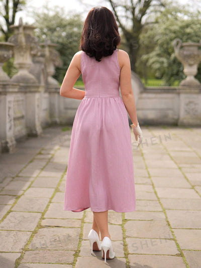 Vintage Elegance: Ruffled V-Neck Sleeveless Dress for Special Occasions