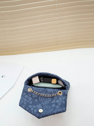 Chic Denim Flap Crossbody Bag: The Perfect Accessory for Stylish Women