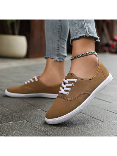 Classic White Canvas Sneakers: Unisex Couple's Casual Lace-Up Shoes