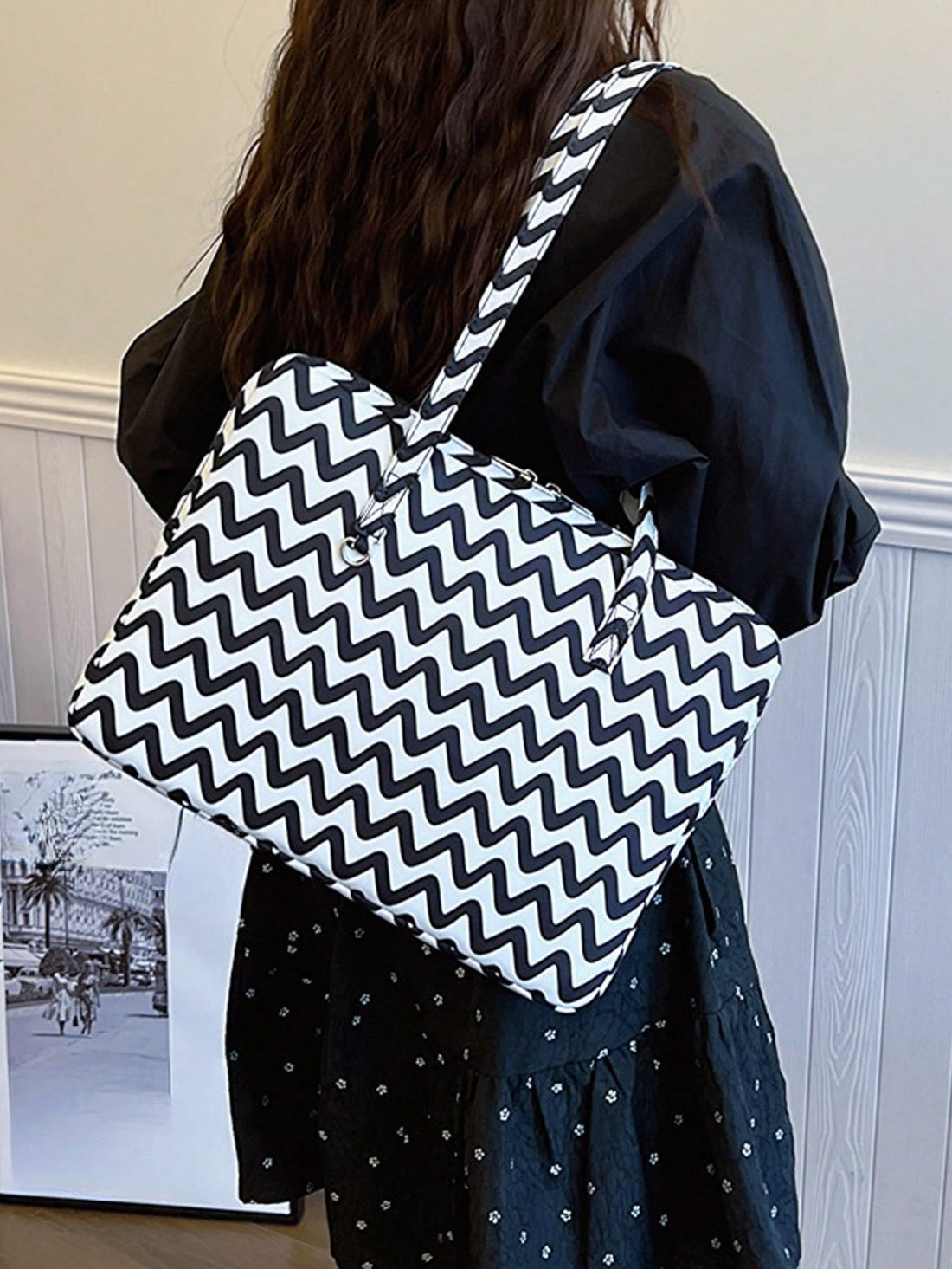 Expertly designed for professionals on the go, the Monochromatic Wave One-Shoulder Laptop Bag combines sleek style with practical functionality. Made from durable materials, this bag features a single shoulder strap for easy, comfortable carrying. Perfect for carrying your laptop and other essentials, this bag is a must-have for any busy individual.