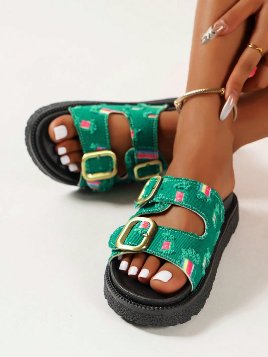 Enhance your fashion game with our women's thick-soled flat sandals. Featuring a buckle decoration and open-toe design, these sandals add a touch of sophistication and comfort to your outfit. Step up your style with these trendy and versatile sandals.Enhance your fashion game with our women's thick-soled flat sandals. Featuring a buckle decoration and open-toe design, these sandals add a touch of sophistication and comfort to your outfit. Step up your style with these trendy and versatile sandals.