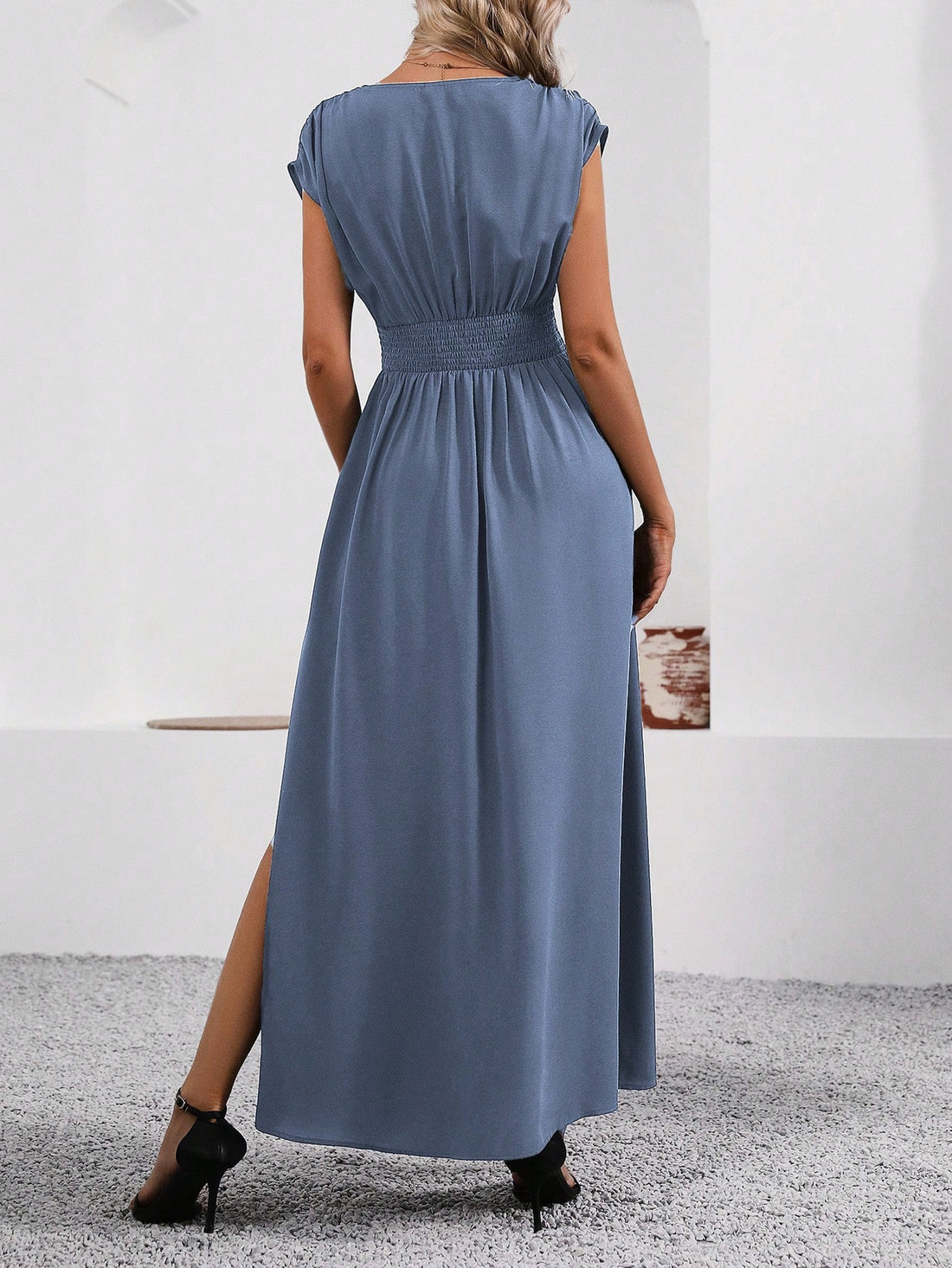 Effortlessly elevate your style with our Effortlessly Chic V-Neck Dress. The split hem adds a modern touch to the classic mint green color, making it perfect for any casual occasion. Crafted with high-quality fabric, this dress offers comfort and style without sacrificing durability. Perfect for effortlessly chic looks.