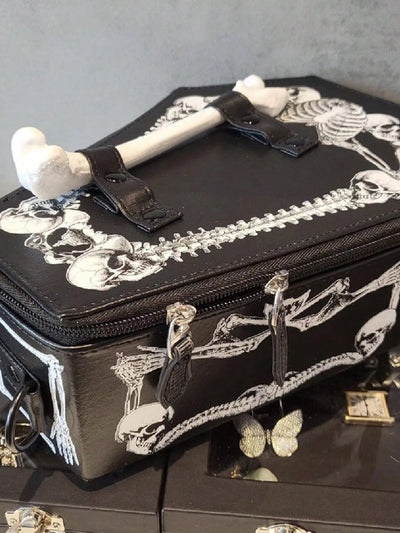 Gothic Chic: Skeleton Bat Shaped Shoulder Bag for Halloween and Beyond