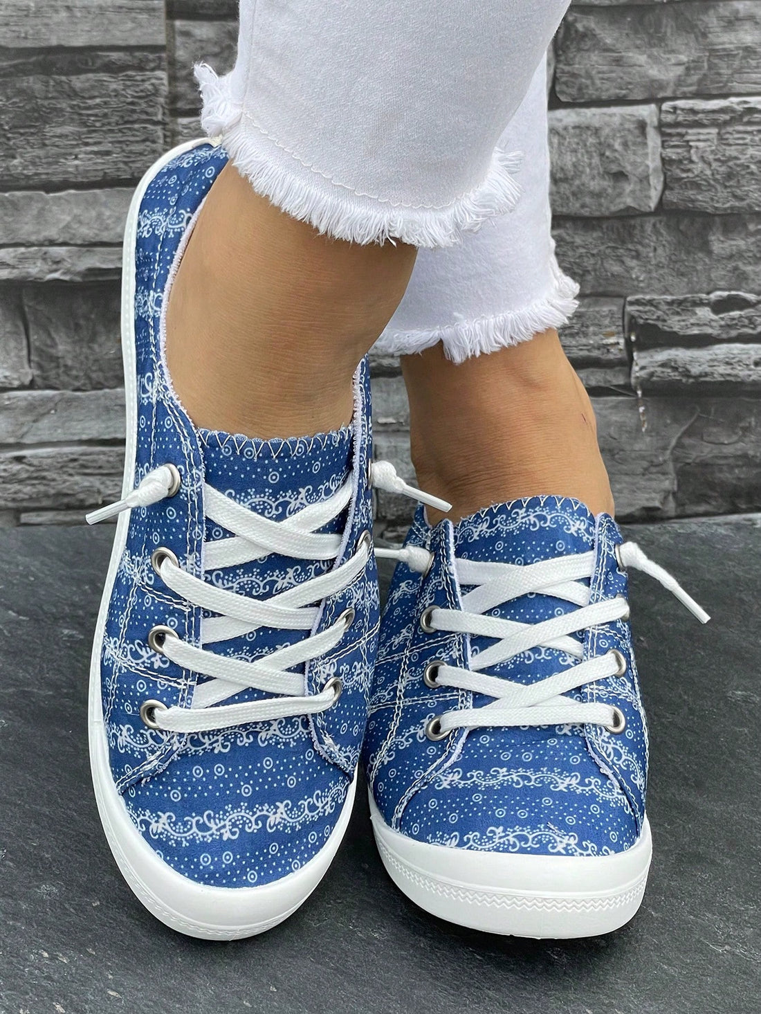 These slip-on running shoes for women offer both style and comfort, making them perfect for all seasons. With their convenient slip-on design, you can easily put them on and take them off, allowing for seamless transitions from indoors to outdoors.