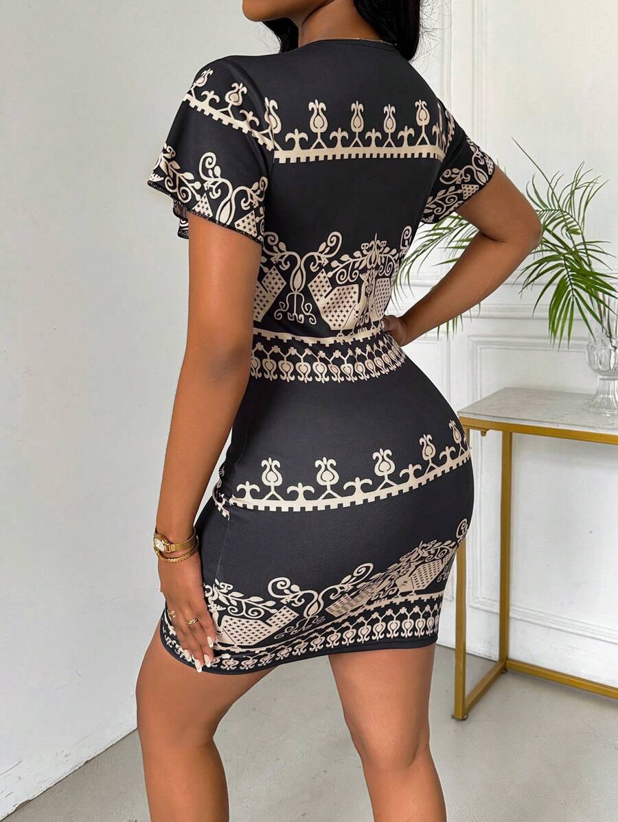 Step back in time with this charming retro print dress that brings vintage flair to your modern wardrobe. The fitted silhouette flatters your figure while the playful patterns transport you straight to a carefree vacation mindset. Whether you're lounging by the pool, exploring a new city, or enjoying a casual brunch, this versatile piece effortlessly transitions from day to night. Comfortable enough for all-day wear yet stylish enough to turn heads, it's the go-to dress for anyone craving that nostalgic, fe