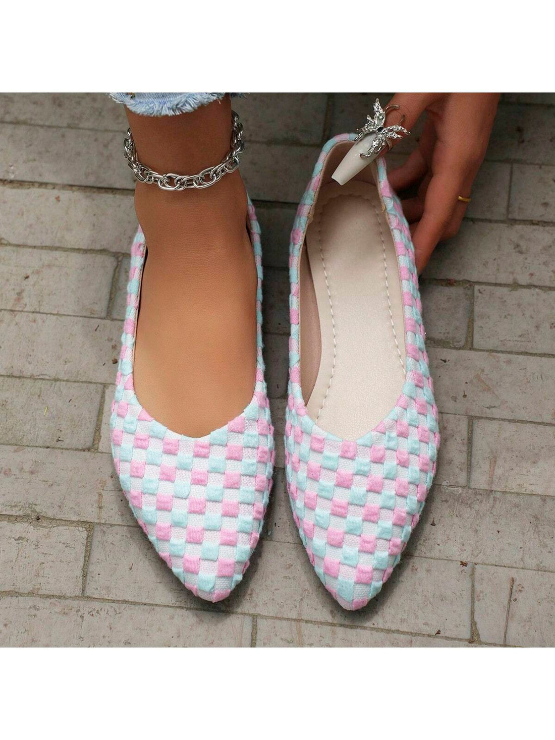 Elevate your style with our Chic Color Block Plaid Loafers. These shoes are perfect for both commuting and going out, offering a fashionable touch with a touch of sophistication. With their unique color block design and classic plaid pattern, these loafers will add a touch of elegance and versatility to any outfit.