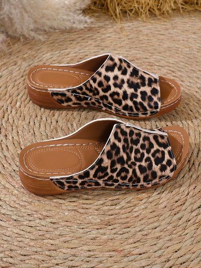 Stylish Snake & Leopard Print Flat Sandals: Slip into Summer Comfort